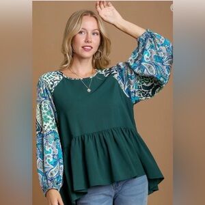 Umgee BNWT Elegant Green Blouse with Patterned Sleeves Size L